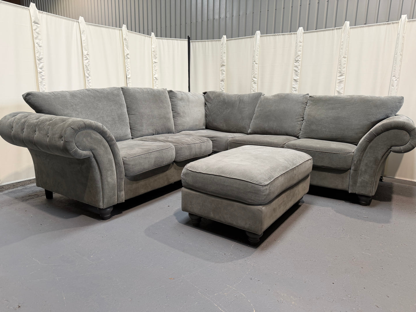 Sofa Club Windsor with matching footstall