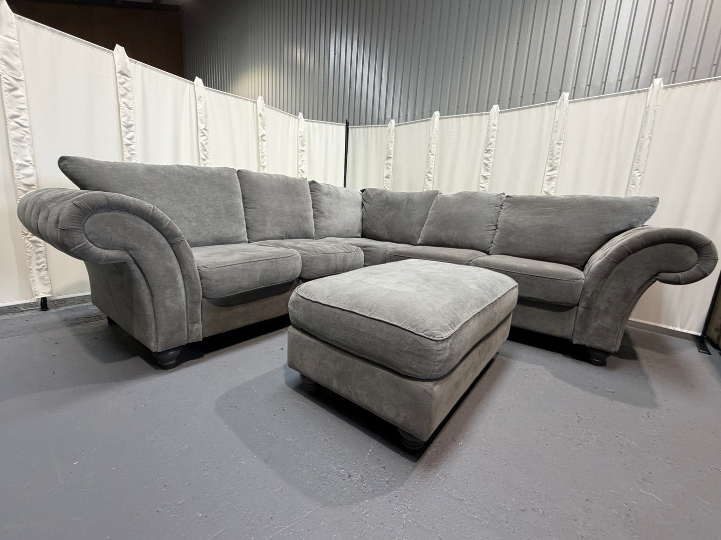 Sofa Club Windsor with matching footstall