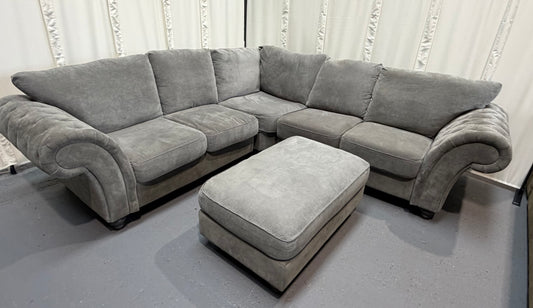 Sofa Club Windsor with matching footstall