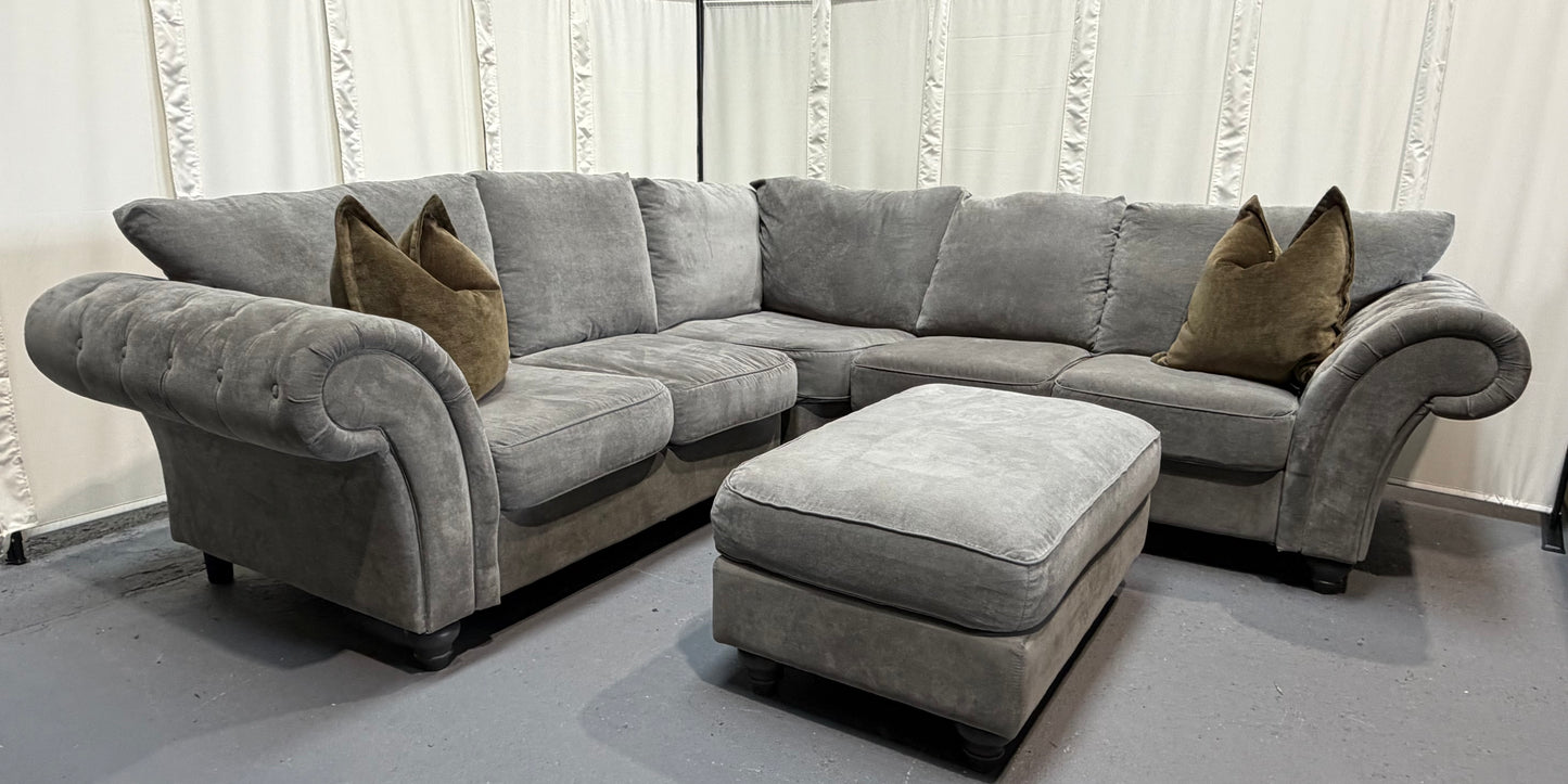Sofa Club Windsor with matching footstall